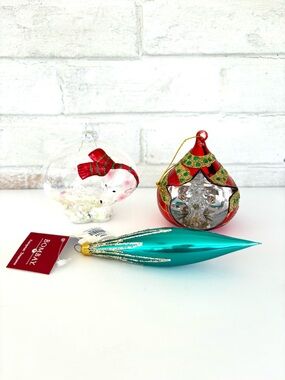 Lot of 3 Glass Christmas Ornaments with Glitter Bombay